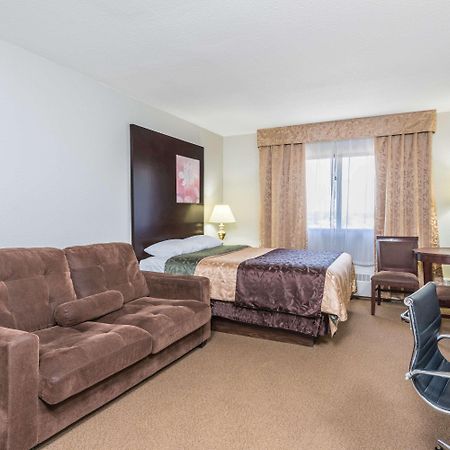 Super 8 By Wyndham Innisfail ภายนอก รูปภาพ