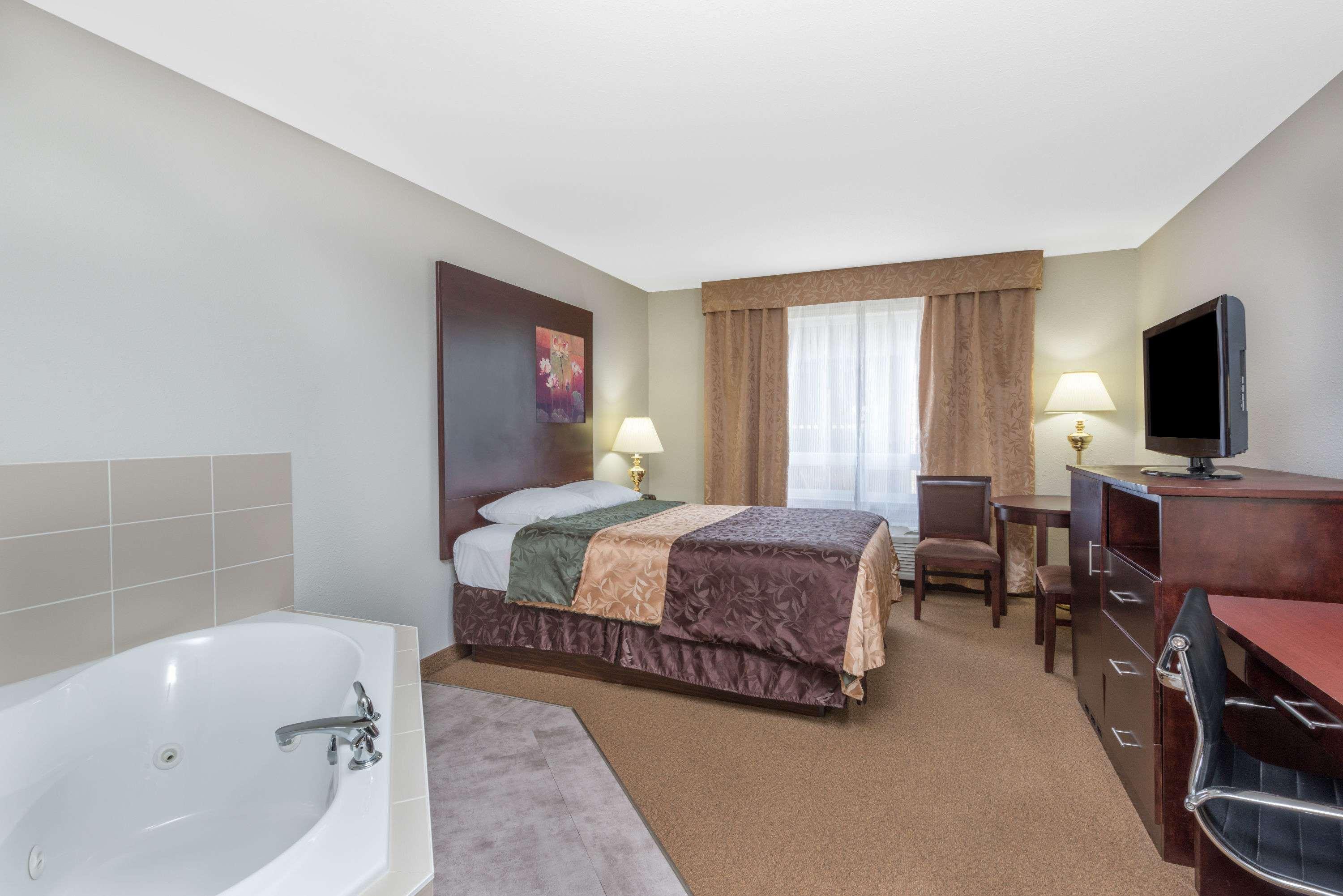 Super 8 By Wyndham Innisfail ภายนอก รูปภาพ
